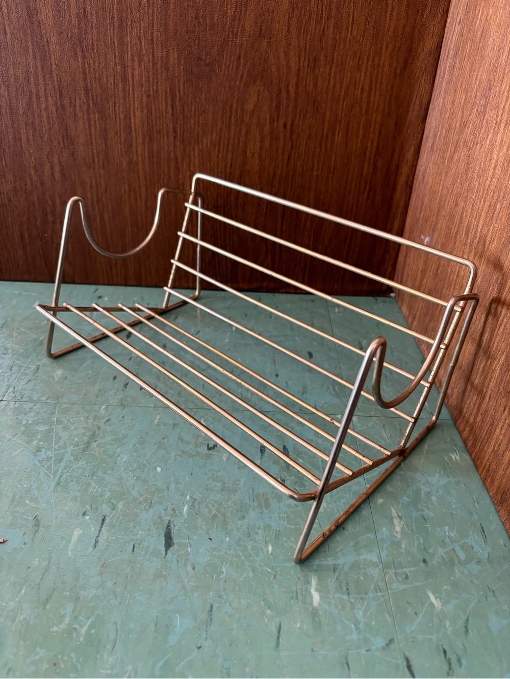 Vintage book stand holder gold metal
Bench mcm display